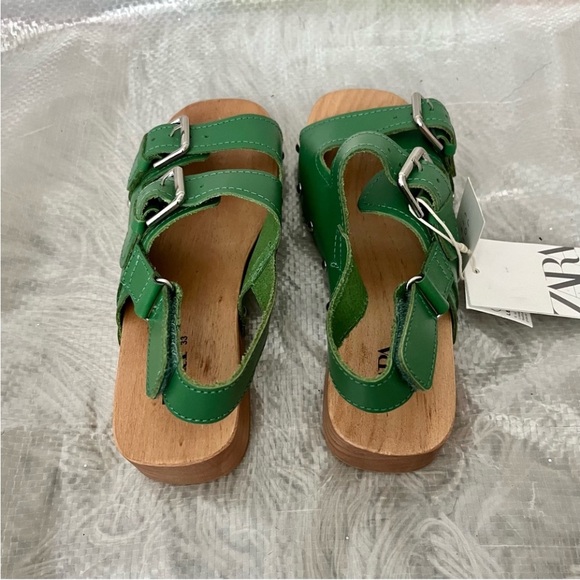 ZARA green leather and wood clogs - Picture 6 of 10